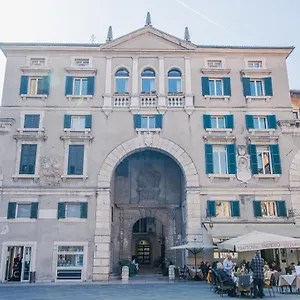 https://domus-nova.hotelinveneto.com