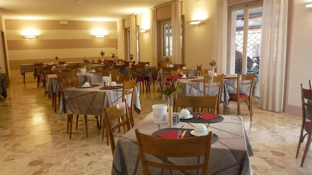 Primavera Levanto Hotel